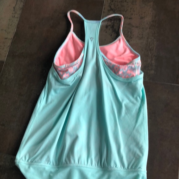 tank top w/ built in bra - Picture 3 of 3